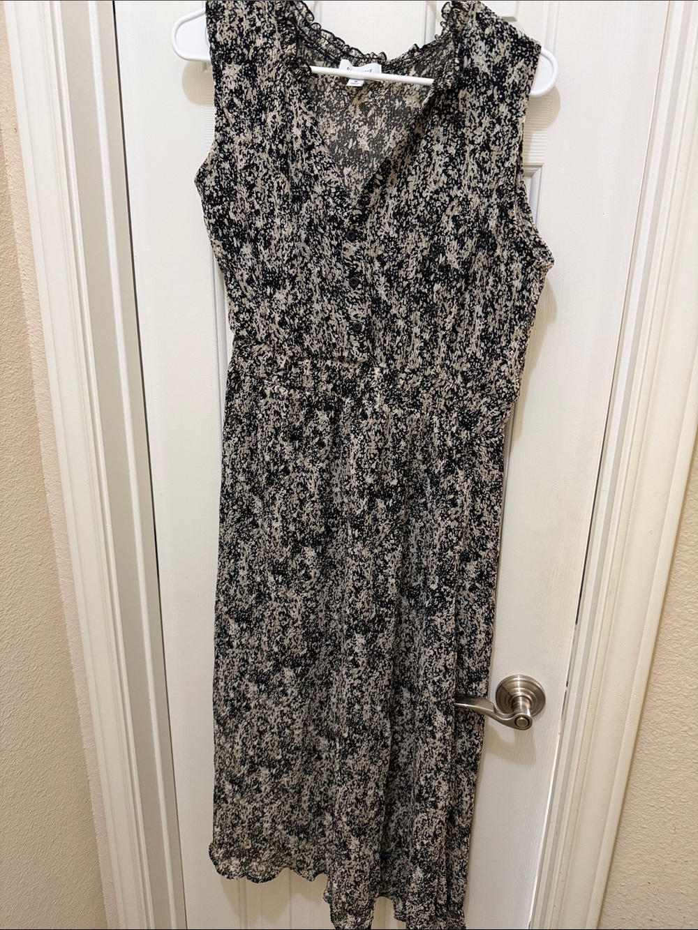Evereve midi Dress. Size M